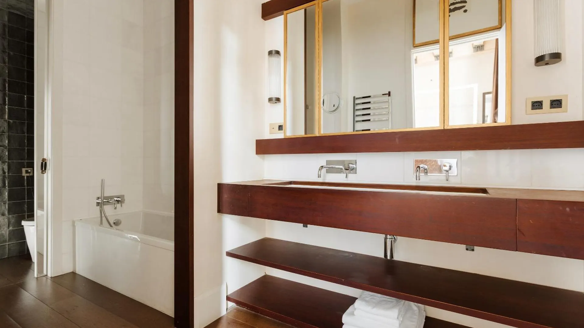 Hotel Do Placa Reial Powered By Sonder Barcelona