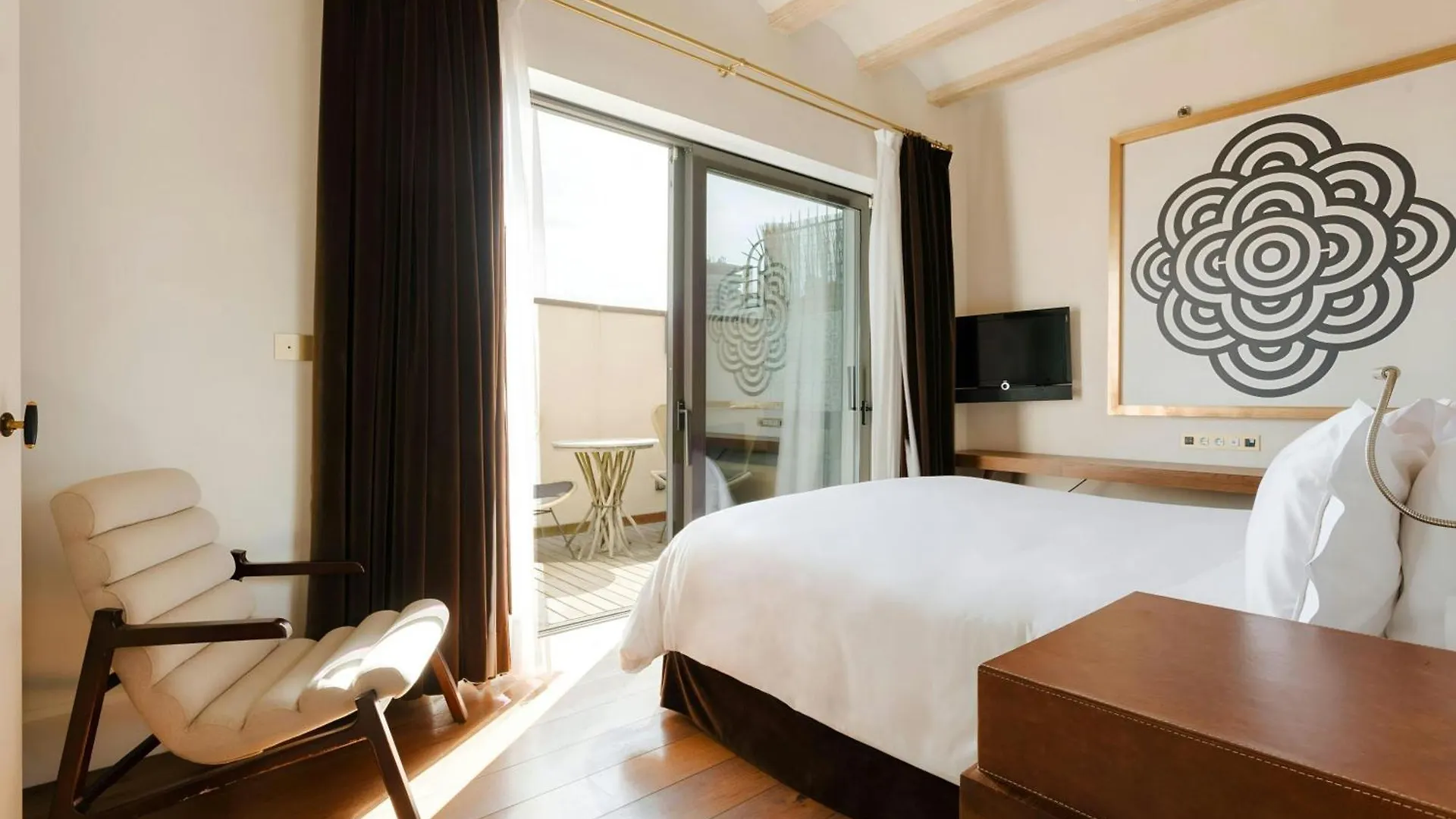 ברצלונה Do Placa Reial Hotel Gothic Quarter, Sonder By Marriott Bonvoy