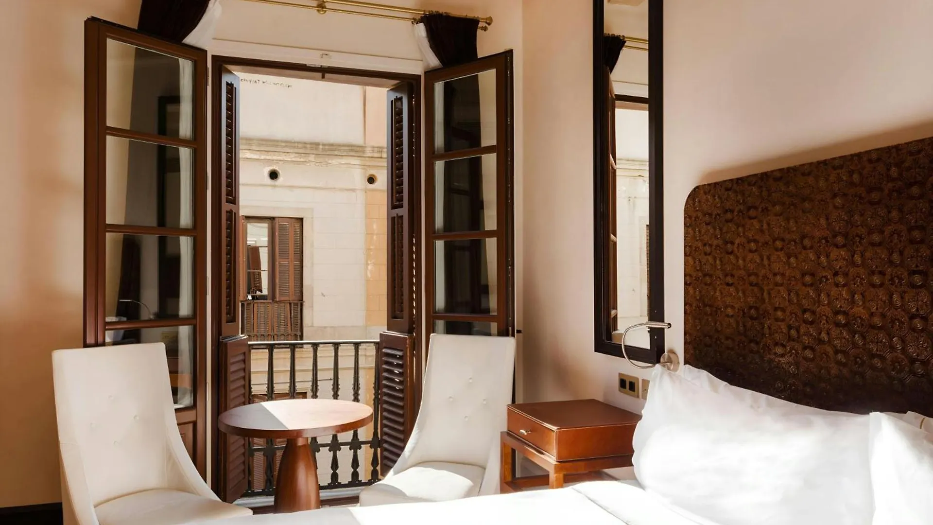 ברצלונה Do Placa Reial Hotel Gothic Quarter, Sonder By Marriott Bonvoy