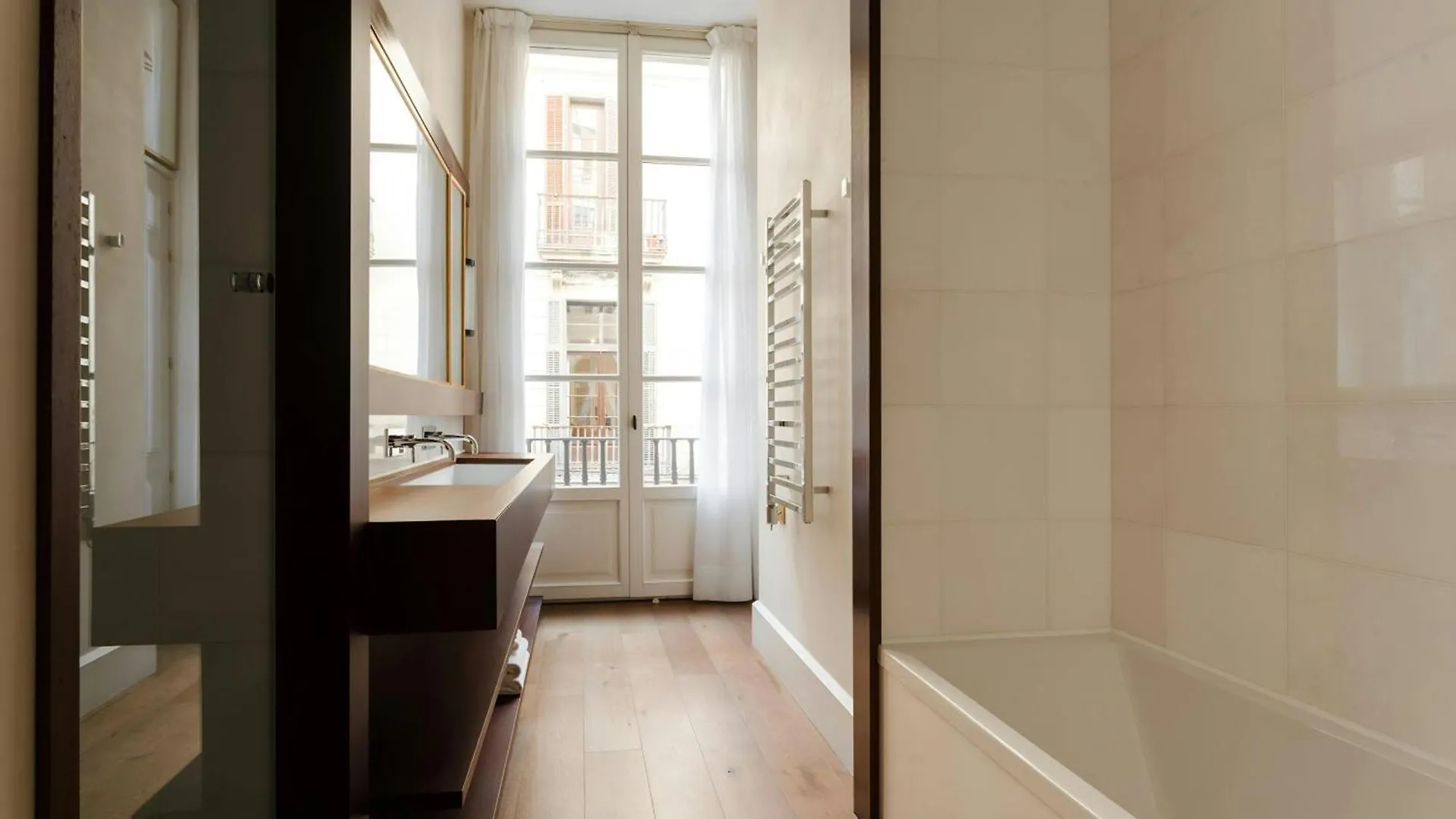 ברצלונה Do Placa Reial Hotel Gothic Quarter, Sonder By Marriott Bonvoy