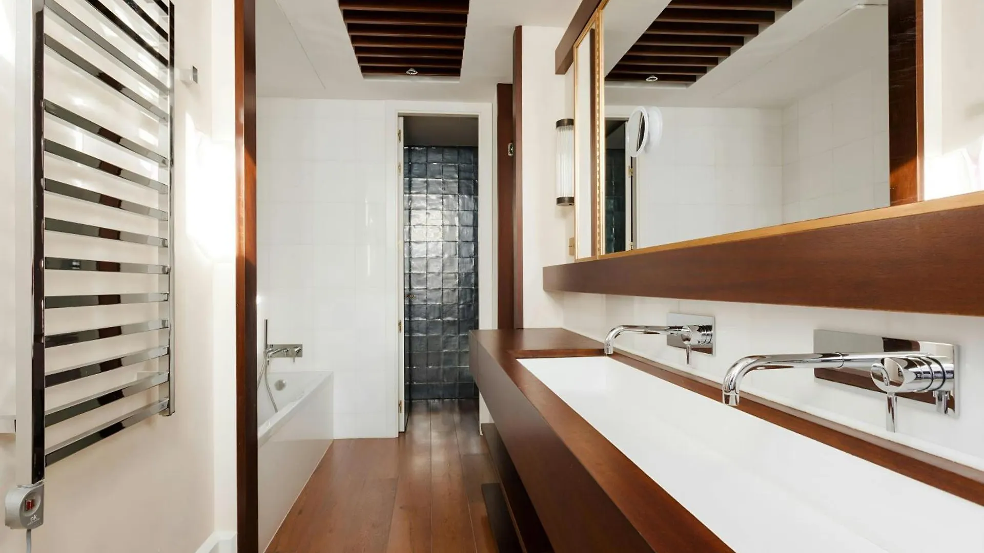 Do Placa Reial Hotel Gothic Quarter, Sonder By Marriott Bonvoy Barcelona 5*,  Spanien