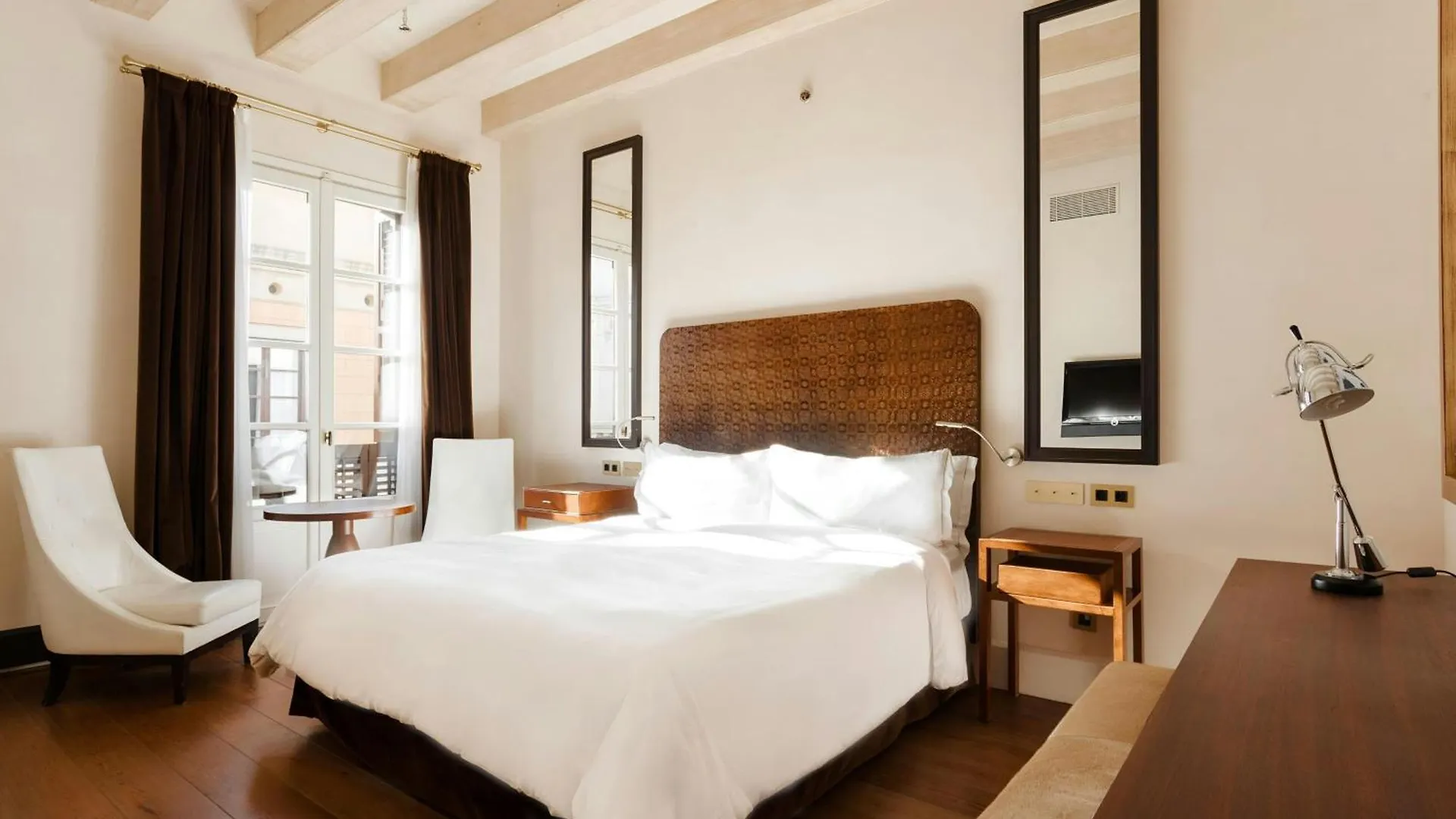 Do Placa Reial Hotel Gothic Quarter, Sonder By Marriott Bonvoy Barcelona 5*,  Spanien