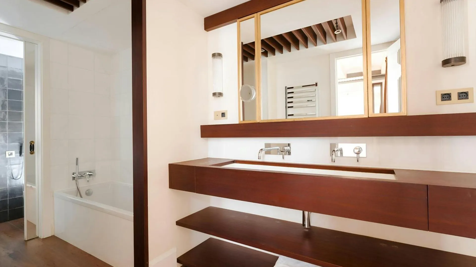 Do Placa Reial Hotel Gothic Quarter, Sonder By Marriott Bonvoy Barcelona 5*,  Spain